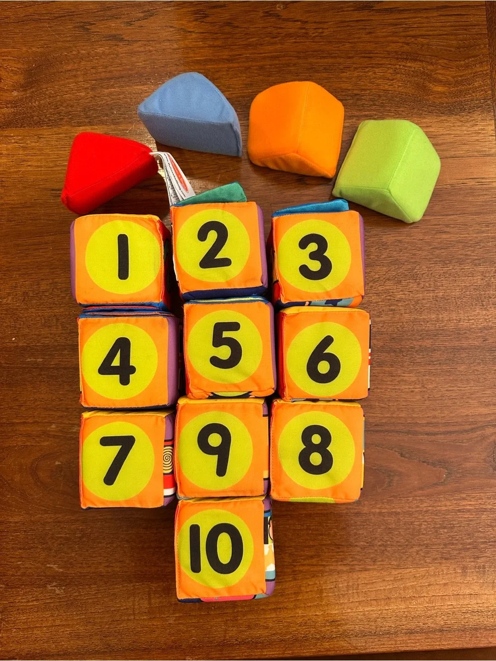 Melissa & Doug build them